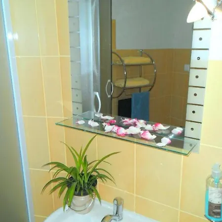 Charming Kestenovi Dvori Apartmán *