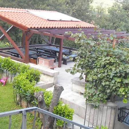 Daire Charming Kestenovi Dvori *