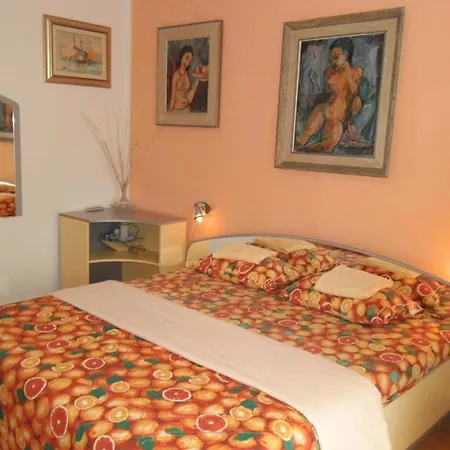 Daire Charming Kestenovi Dvori *